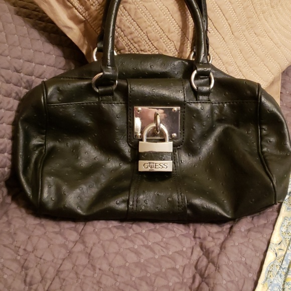 Guess handbag - Picture 2 of 3